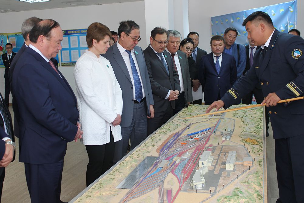 Қаржы және бюджет комитеті Алматы облысында көшпелі отырыс өткізді