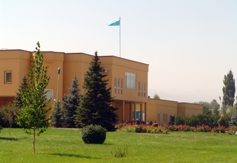 Алматыдағы «Бөбек» орталығында бірқатар өңірден келген білім беру ұйымдарының басшылары кездесті