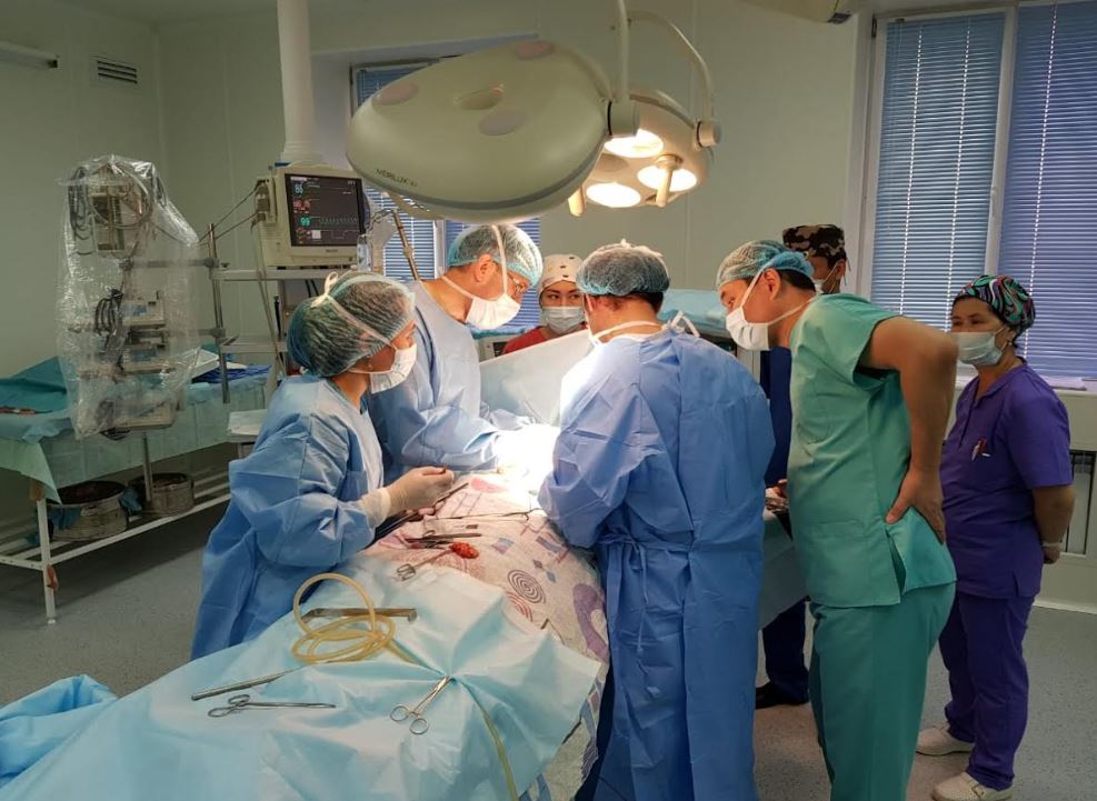 Түркиядан келген хирургтар ақтөбелік емделушілерге ота жасады