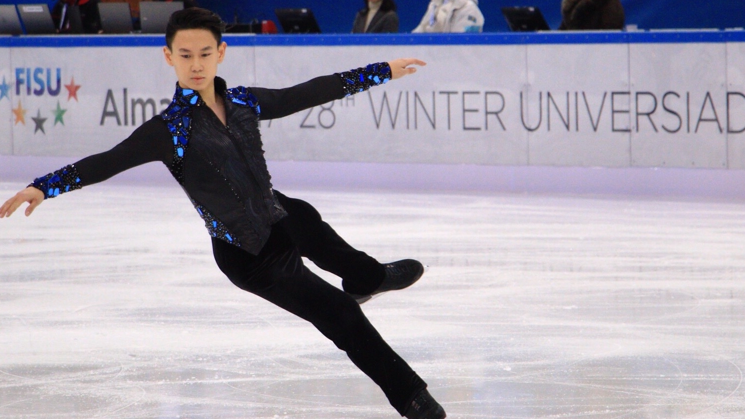 Денис Тен спорттық киімін экспозицияға тапсырды