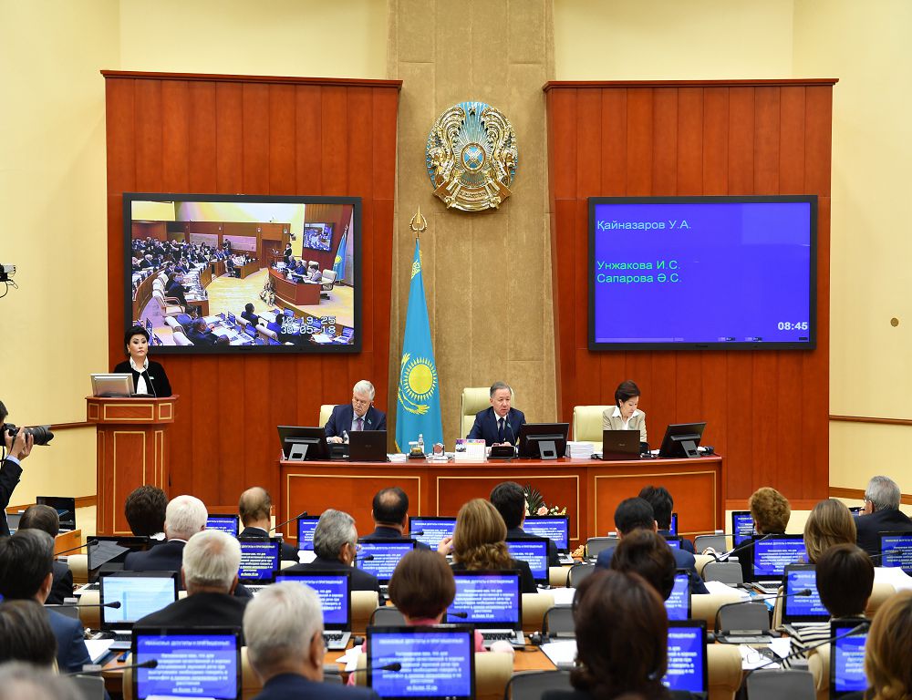 Мәжілісте тегін кәсіптік білім беру тетіктері қаралды
