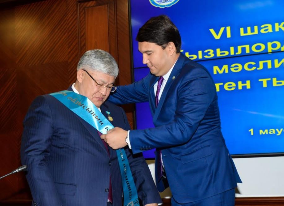 Қырымбек Көшербаевқа құрметті атақ табысталды