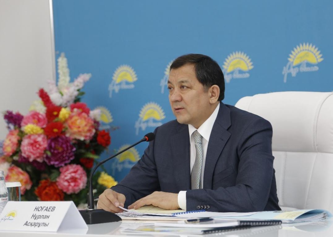 Нұрлан Ноғаев: Мектепке үштілділік белсенді түрде енгізілуі керек