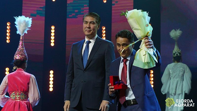 Астана қаласы әкімі дәрігерлерге пәтер кілтін табыстады
