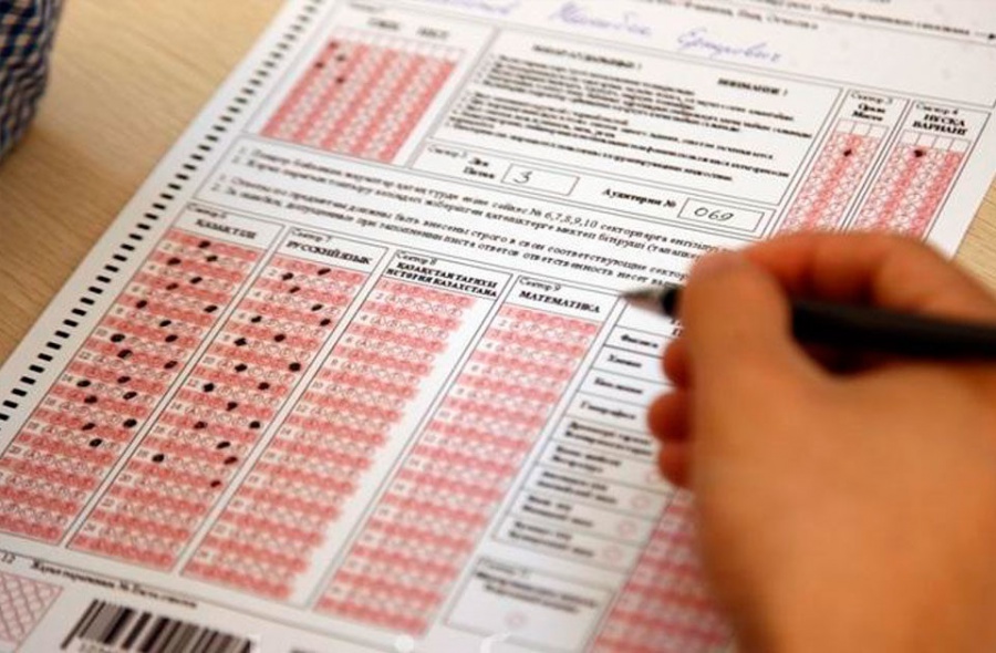 ҰБТ-2018: Алғашқы күні түлектердің 15,5 пайызы шекті ұпайды жинай алмады – Р.Әлімқұлов