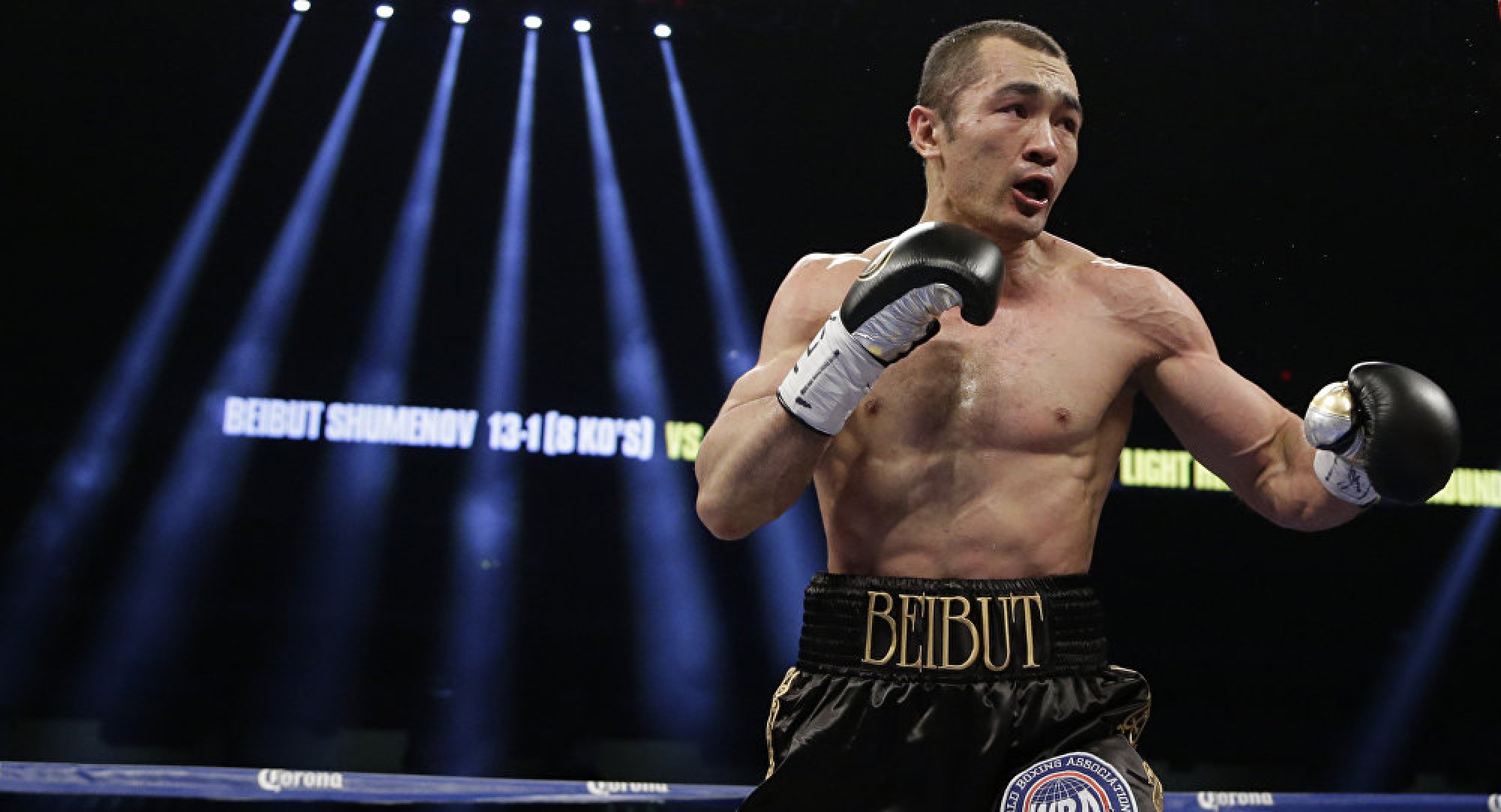 Бейбіт Шүменов түрік боксшысын жеңіп, WBA белдігін иеленді