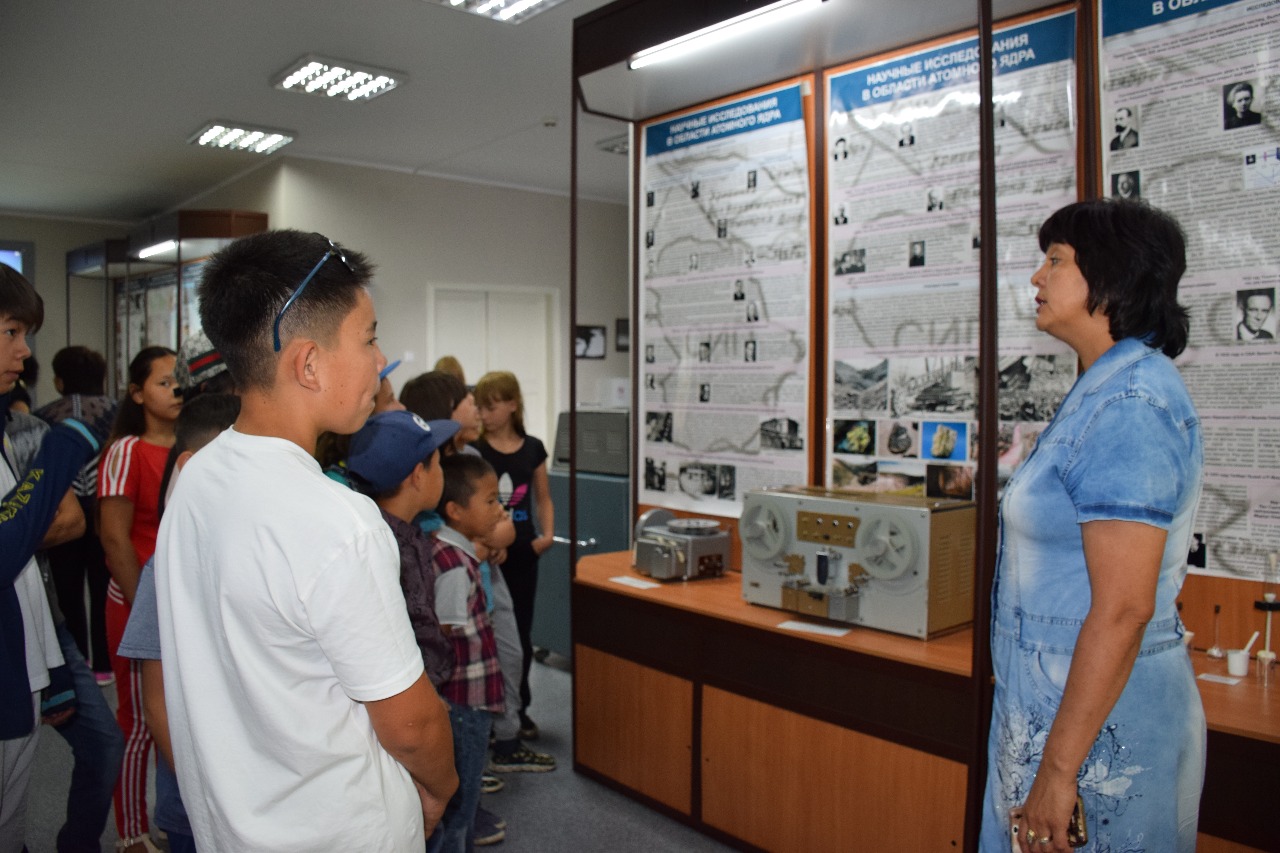 Оқушылар Курчатов қаласындағы қасиетті жерлерді аралады