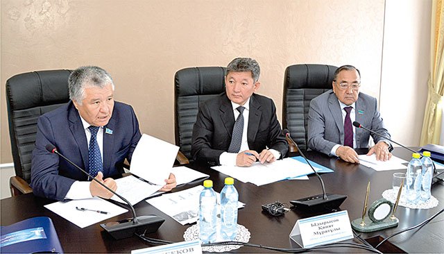 Сенаторлар Ақмола облысында «7-20-25» бағдарламасын іске асыру барысымен танысты