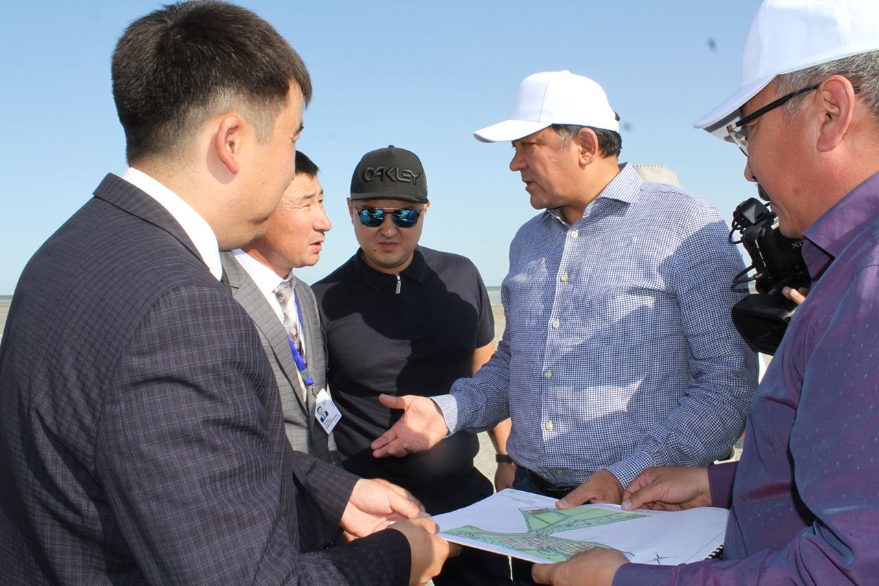 Нұрлан Ноғаев Исатай ауданына жұмыс сапарында құрылыс нысандарына ескертулер жасады