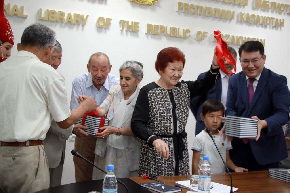 Мәлік Отарбаевтың «Бір қайыры бар дүние» кітабының тұсакесері өтті