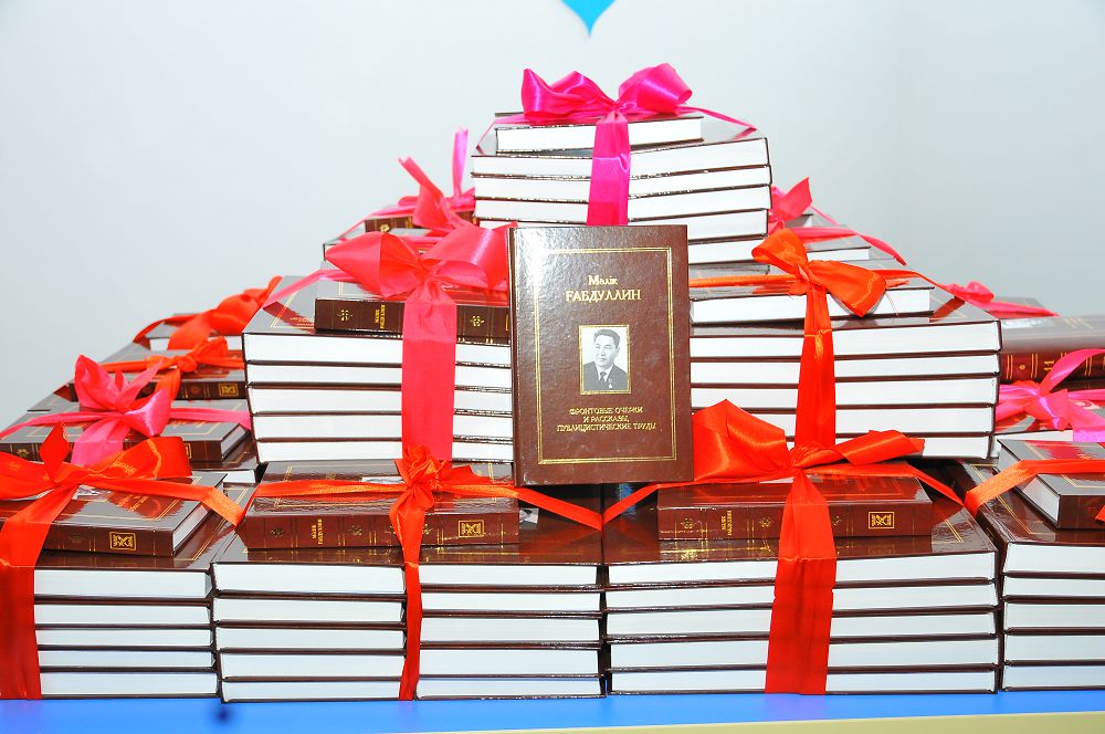 Мәлік Ғабдуллиннің ғылыми-әдеби еңбектері қамтылған 11 томдық кітабының тұсаукесері өтті