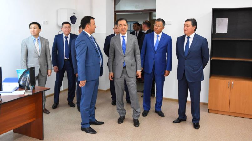 Бақытжан Сағынтаев мемлекеттік органдарды Шымкенттен Түркістанға көшіру барысымен танысты