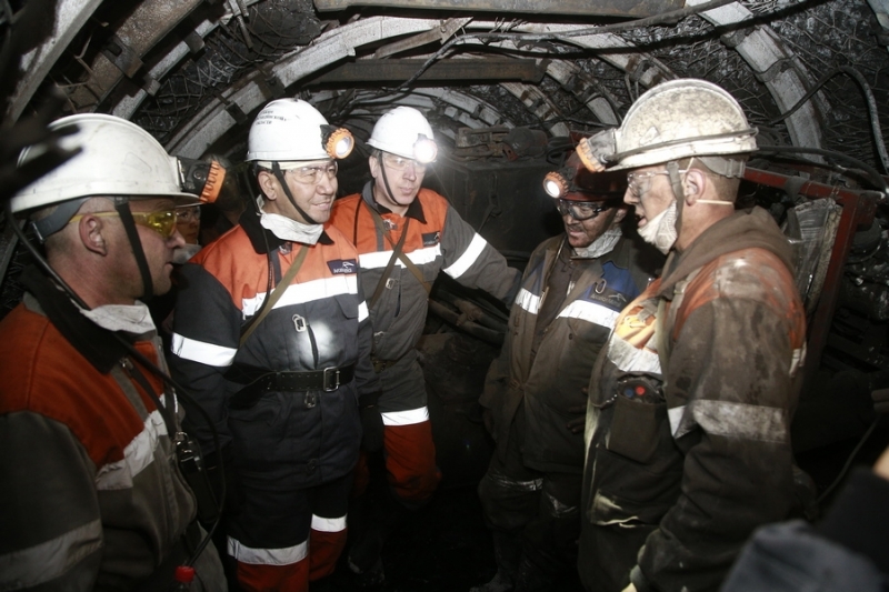 Қарағанды облысының әкімі шахтаға түсті
