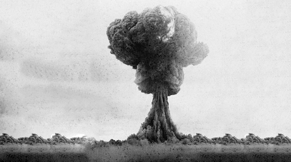 Сұлтан ОРАЗАЛЫ. Атом бомбасынан тығылған ел