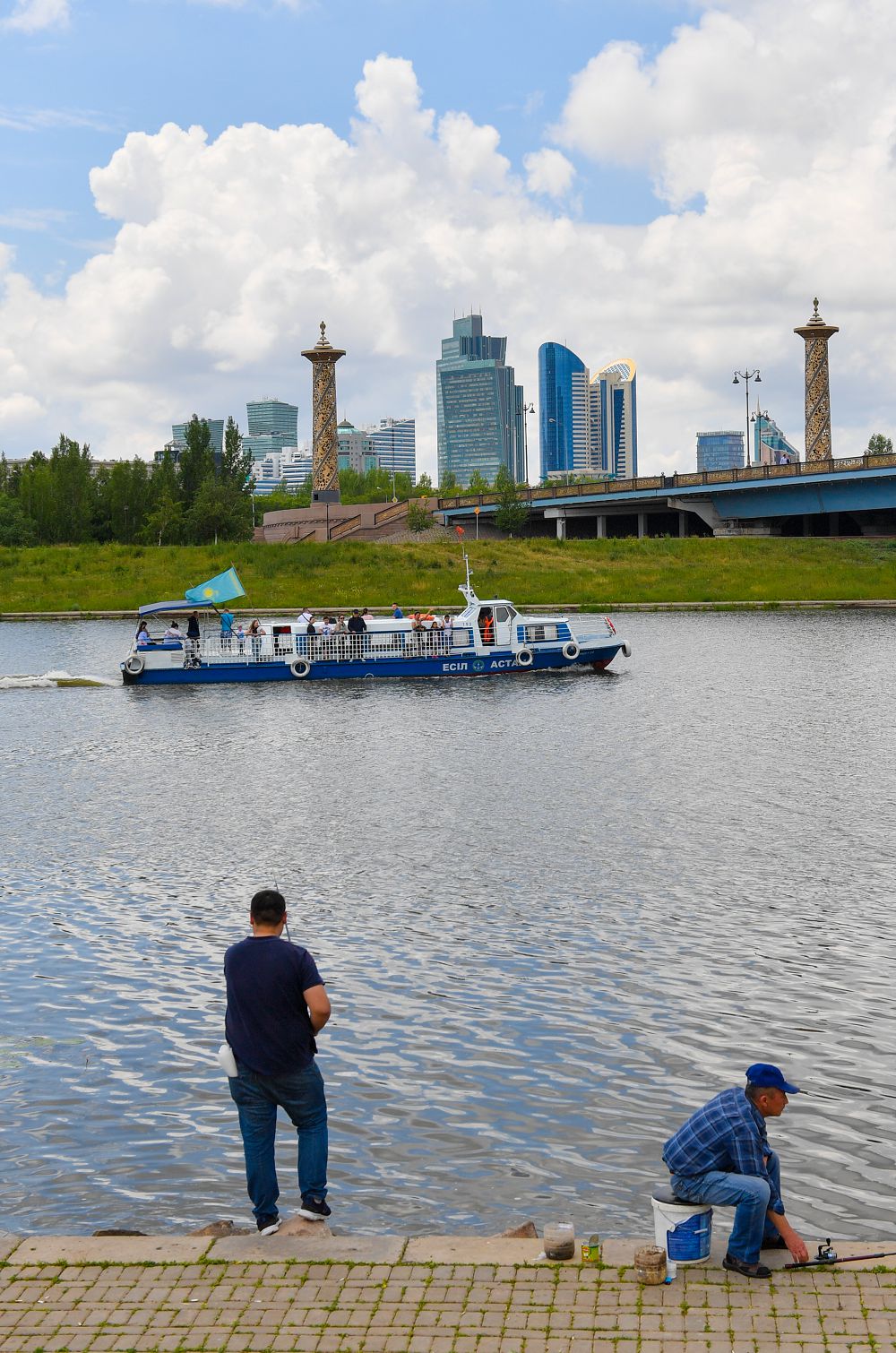 Астананың аспаны – алқалы жыр