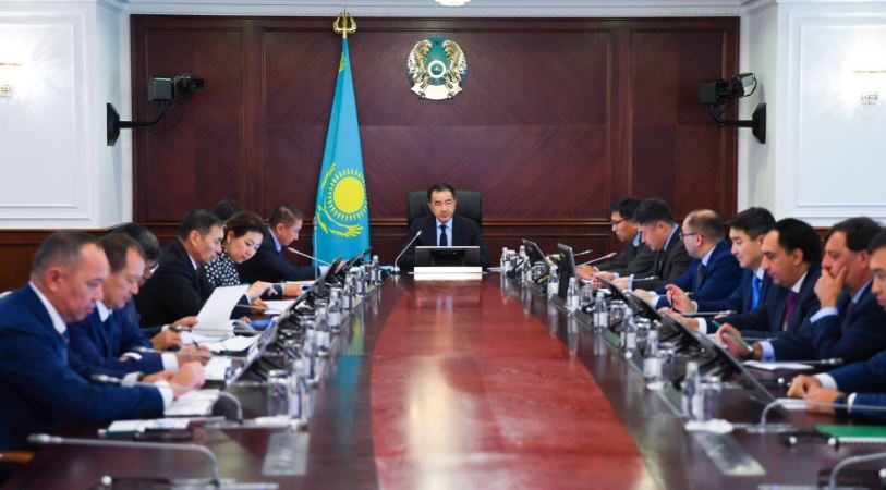 Үкімет басшысы бизнес ортаны жақсарту мәселелері жөнінде кеңес өткізді