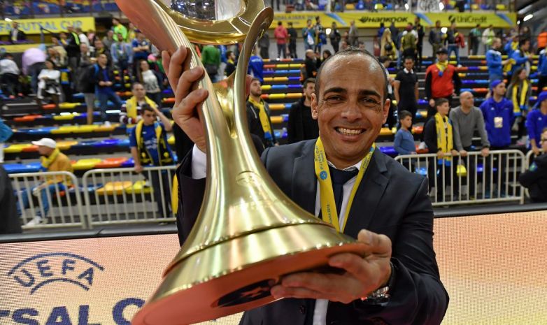 Қазақстан құрамасын Кака баптайды