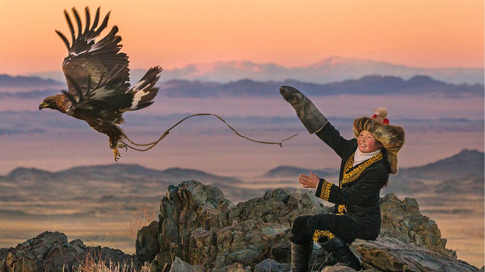 Аққанатпен досымдай сырласамын - Айшолпан