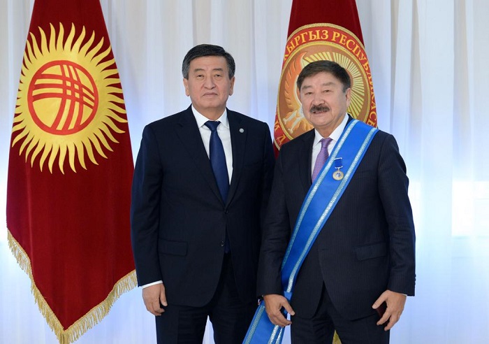 Сооронбай Жээнбеков Дүйсен Қасейіновті «Данакер» орденімен марапаттады