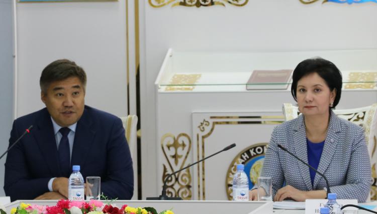 «Қазақстандық қоғамды жаңғырту процесіндегі отбасының рөлі» тақырыбында дөңгелек үстел өтті