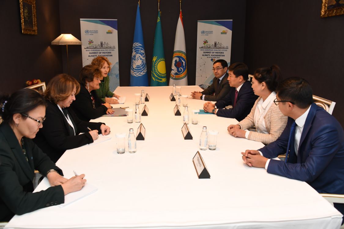 Алматы әкімі ДДСҰ Еуропалық бюросының директорымен кездесті