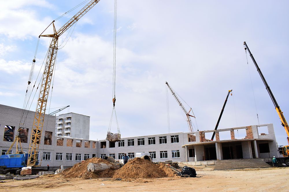 Жаңа мектеп салынуда