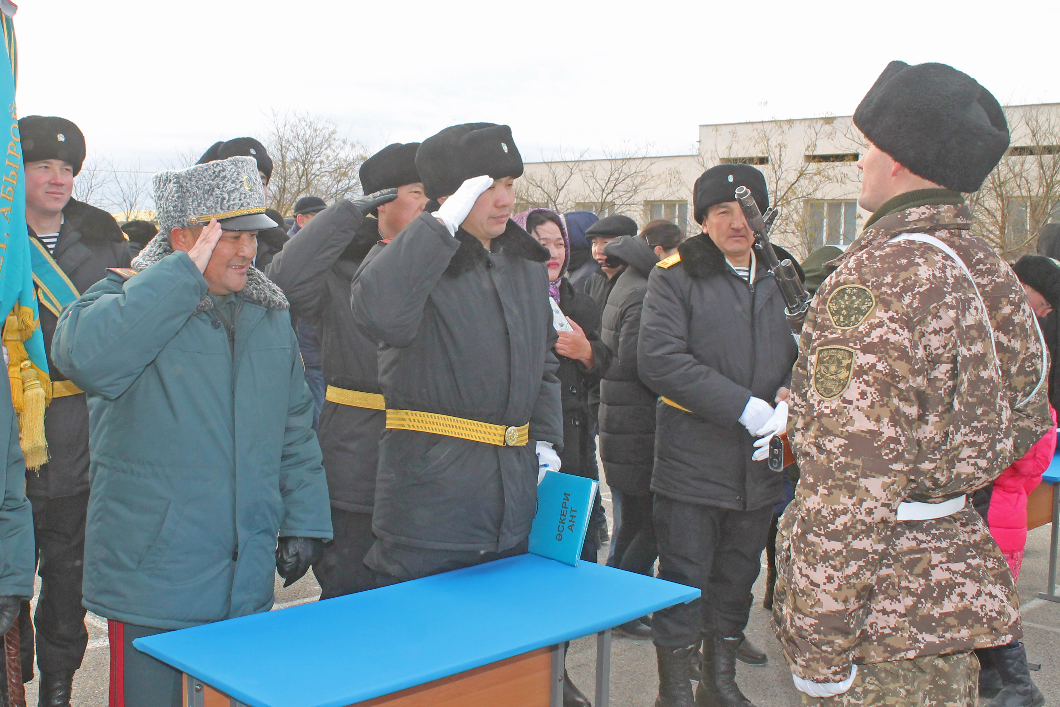 «Батыс» өңірлік қолбасшылығының 500 жас сарбазы әскери ант қабылдады