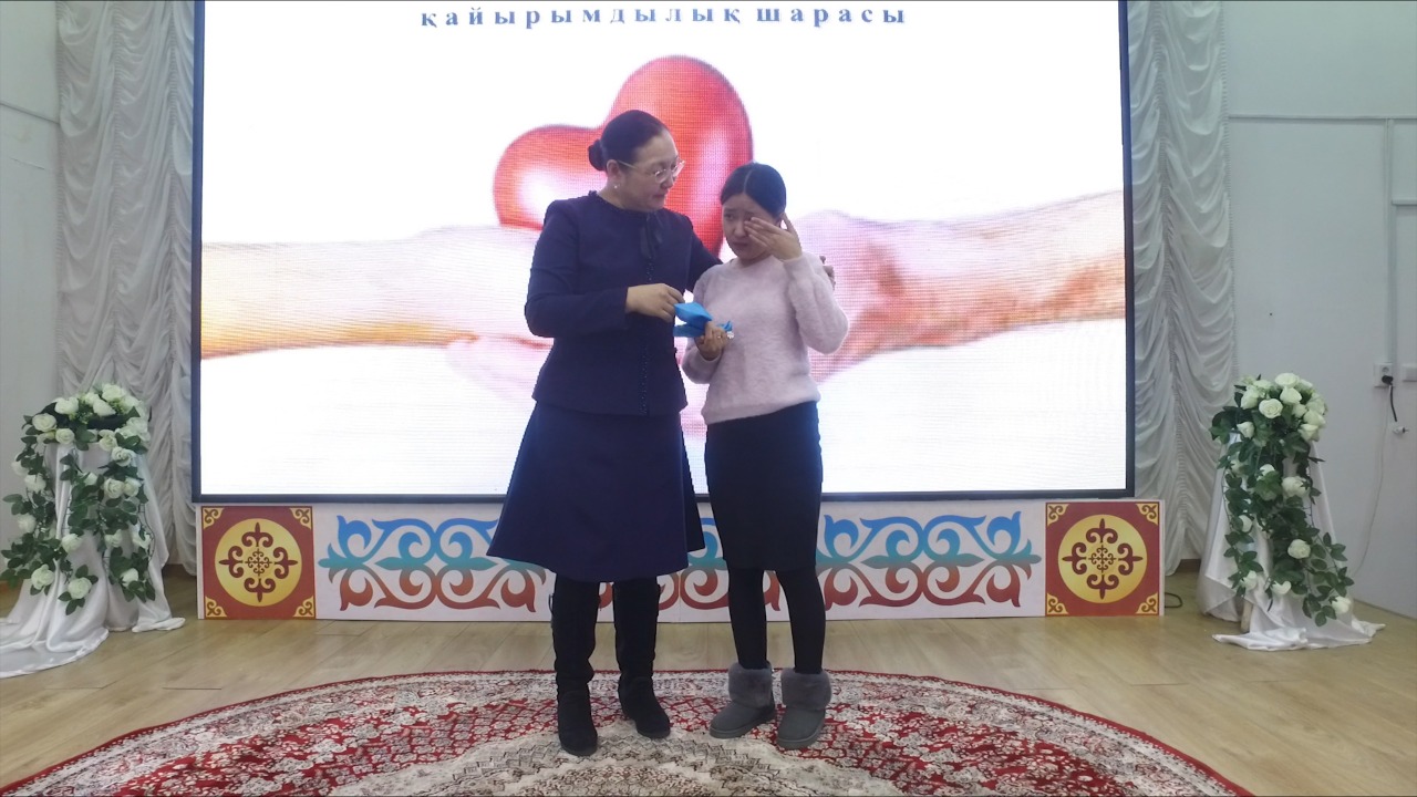 Семейдегі колледж ұжымы бойжеткенге пәтер алып берді