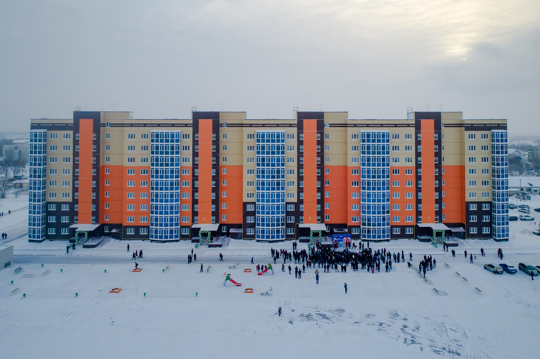 Оралда тәуелсіздік құрметіне жаңа мектеп пен 180 пәтерлік үй пайдалануға берілді