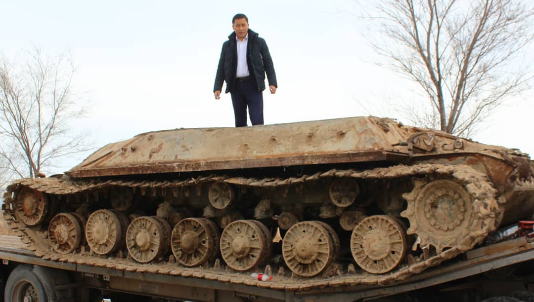 Алматылық тұрғындар жертөледен танк тауып алды
