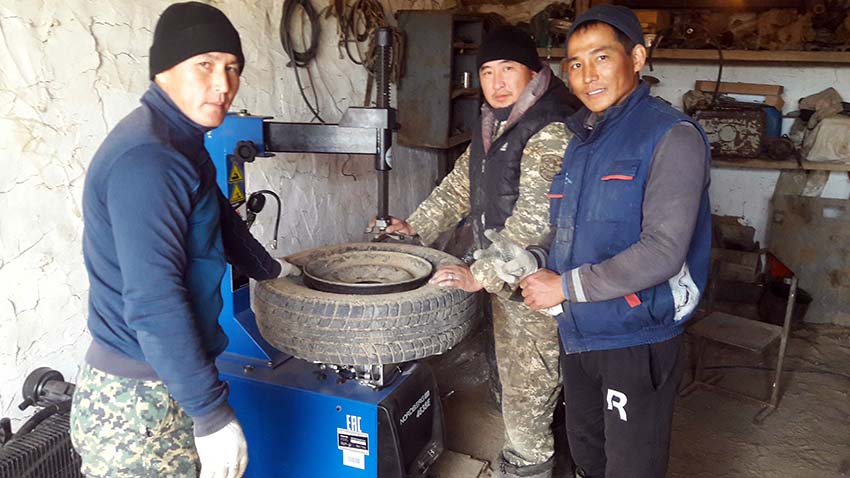 Енді алыстағы Ақкөлдің өз «шиномонтажы» бар