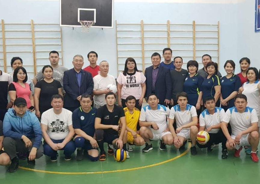 Маңғыстауда мемлекеттік қызметшілер волейболдан сайысты