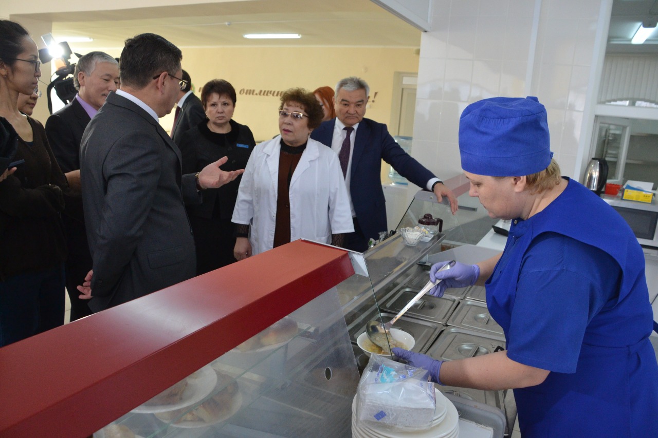 Семейдегі мектептердің асханалары тексерістен өтті