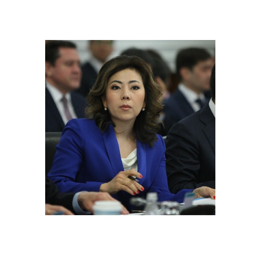 Мәдина Әбілқасымова өрттен көз жұмған балалардың ата-анасына көңіл айтты