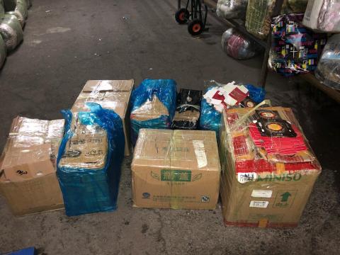 Шекарашылар Қазақстанға кіре беріс залдан 209 кг иесіз жүк тауып алды