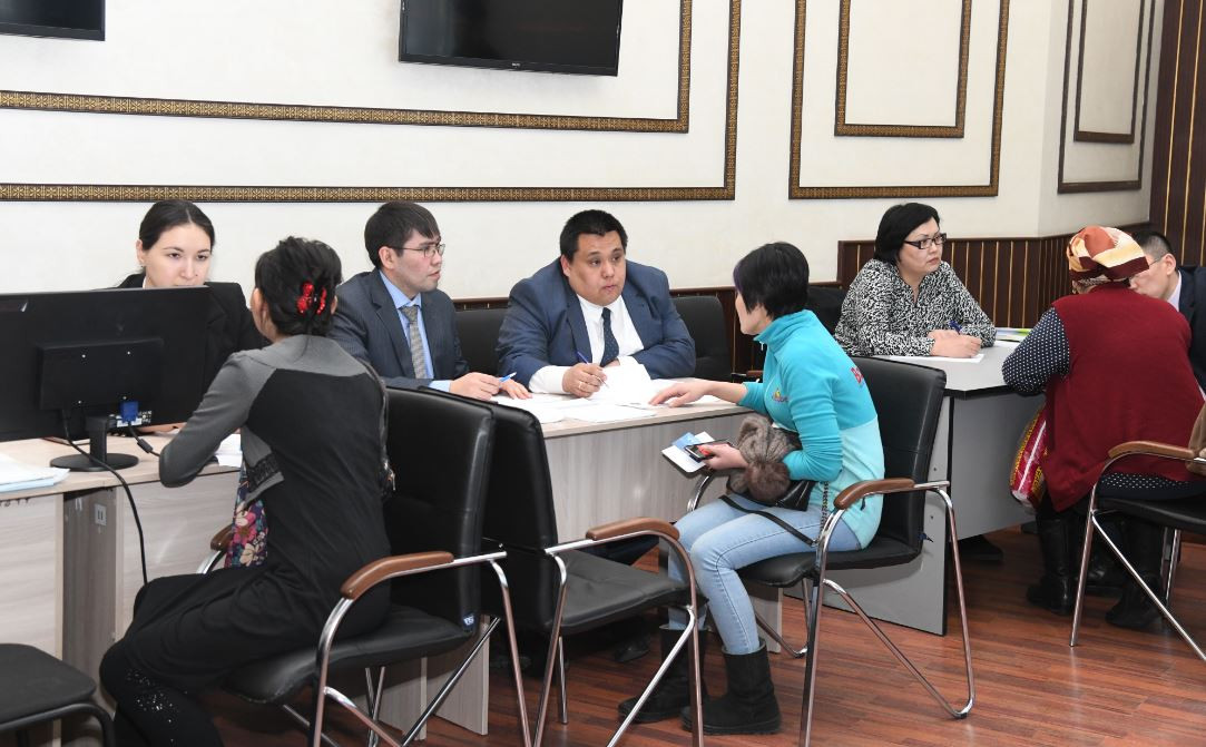 Астана әкімінің орынбасары Асқар Амрин халыққа есеп беру кездесуін өткізді