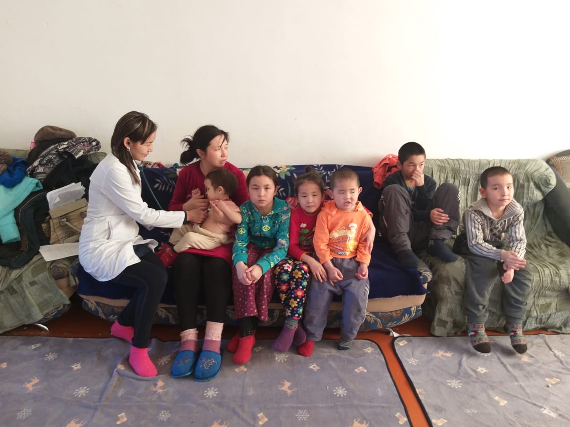 ШҚО-да 7 күнде 1200 көпбалалы отбасы медициналық тексеруден өтті
