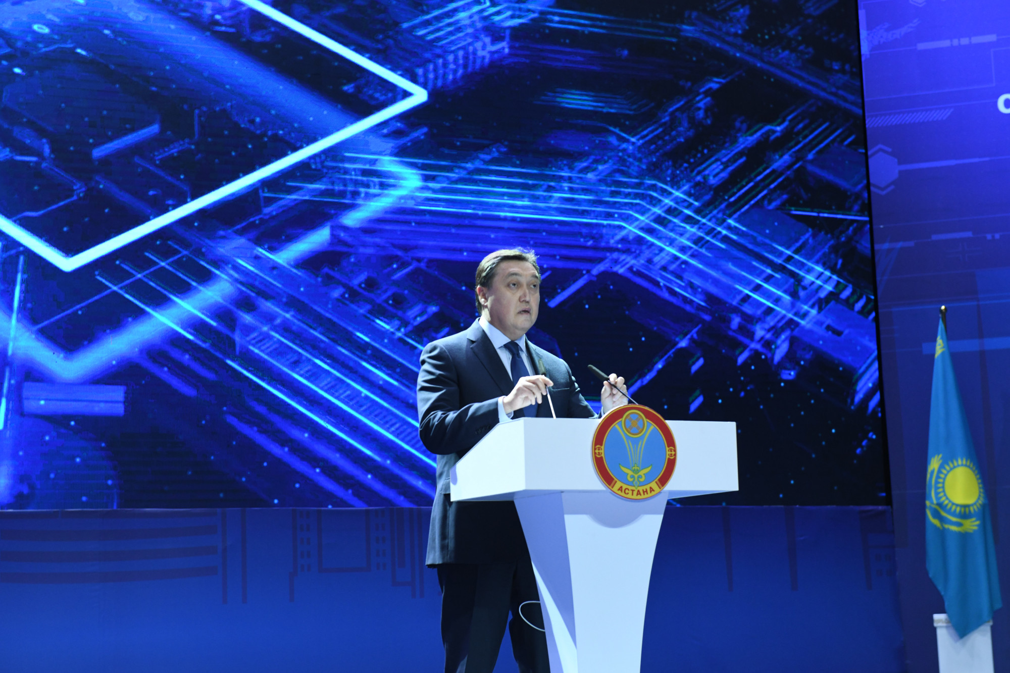 Асқар Мамин: Үкімет Астананың дамуындағы өзекті мәселелерді шешуде ықпал етеді