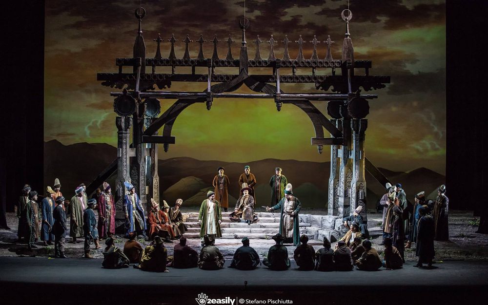 Өнеріміз өрге басып, тіліміз түлеуде