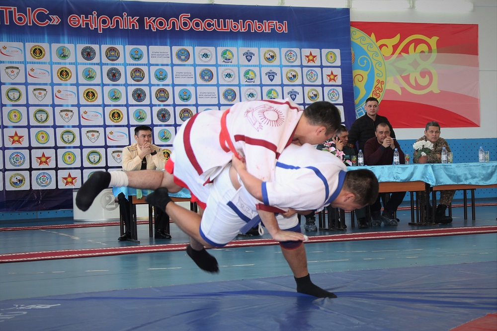 Ақтөбелік әскери палуан «Батыс барысы» атанды