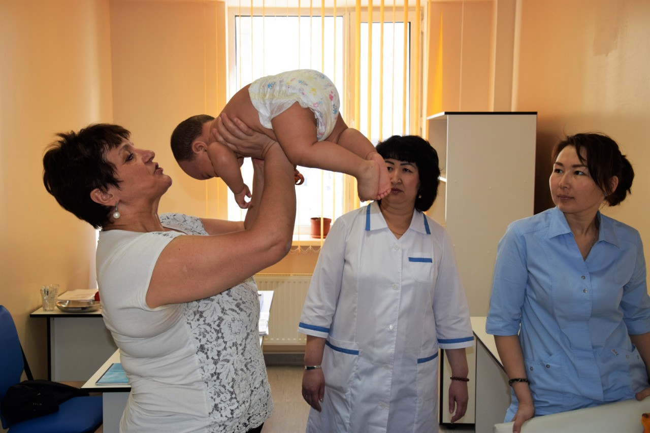 Ресейлік неонатологтар астаналық әріптестеріне шеберлік сыныбын өткізді