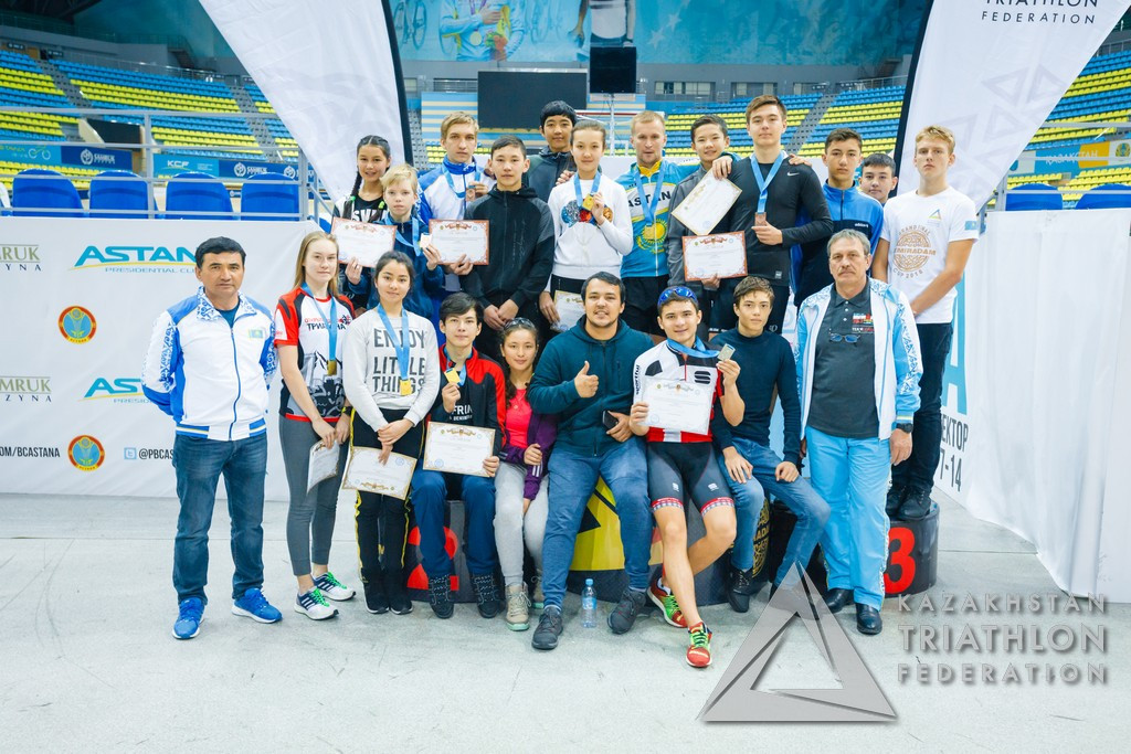 Астанада триатлоннан жабық ғимараттағы ел чемпиондары анықталды