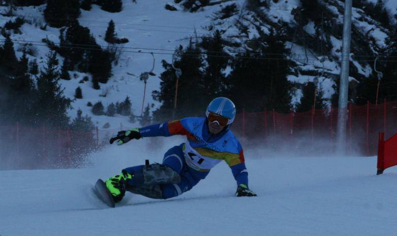 Роллан Садықов сноубордтан Болгария чемпионатында үздіктер қатарынан көрінді