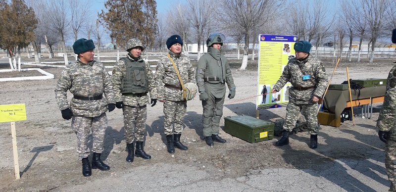 Еліміздің әскери қызметшілері «мина іздеп» жарысады