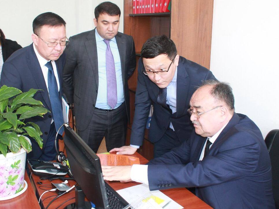 Қаржы вице-министрі Шымкенттегі бірыңғай байланыс орталығының жұмысымен танысты