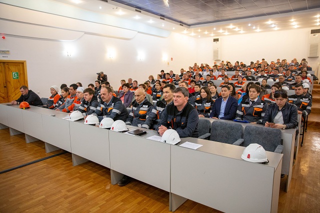 Павлодарда «Қазақстан Алюминий» АҚ металлургтері сайлауға қолдау білдірді