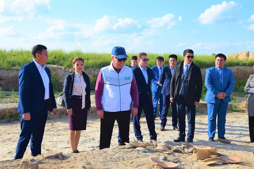 Мәдениет және спорт министрі Түркістандағы тарихи орындарды аралады