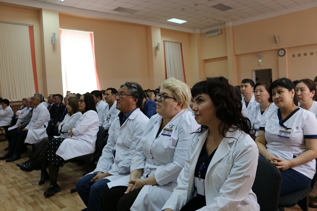 Павлодардағы кардиоорталықта Мәжіліс депутаттары Ольга Шишигина, Глеб Щегельский, Александр Суслов болды