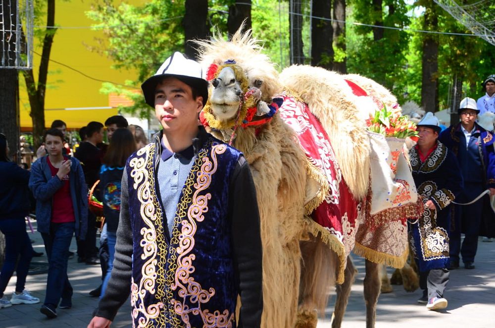 Мегаполистегі қызғалдақ мерекесі