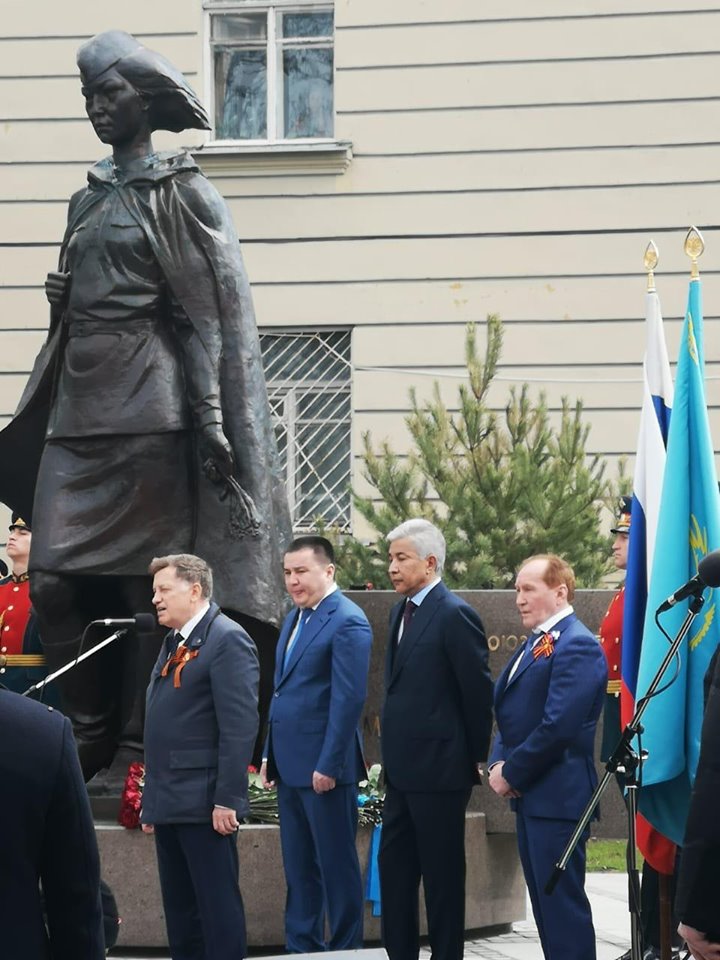 Санкт-Петербургте Әлия Молдағұлованың ескерткіші ашылды